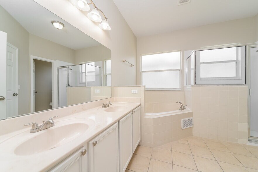 Building Photo - 243 Anson Dr