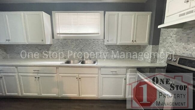 Building Photo - 3 Bedroom, 1 Bathroom House in Kansas City...