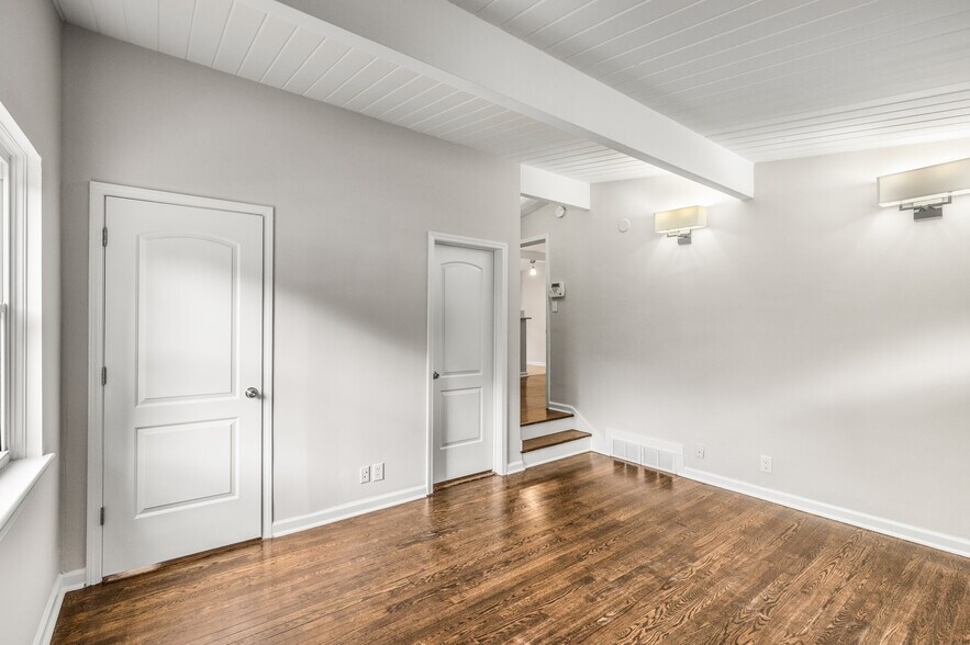 Building Photo - 1185 Oakfield Dr SE
