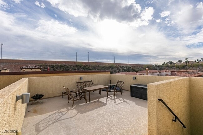 Building Photo - 1525 Spiced Wine Ave