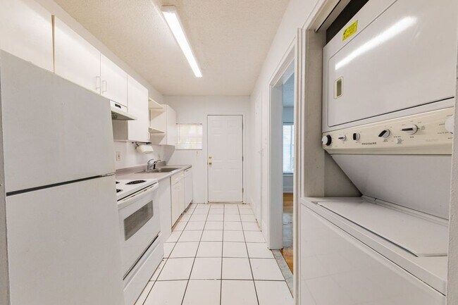 Building Photo - 3002 W Sitios St