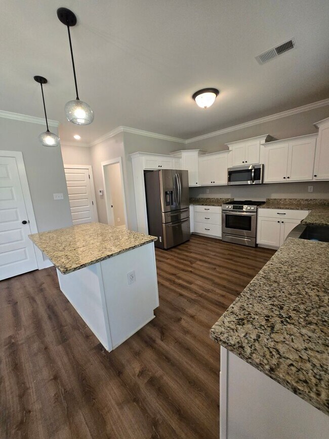 Building Photo - Modern and Spacious 4 bedroom home in Olive Branch for Lease