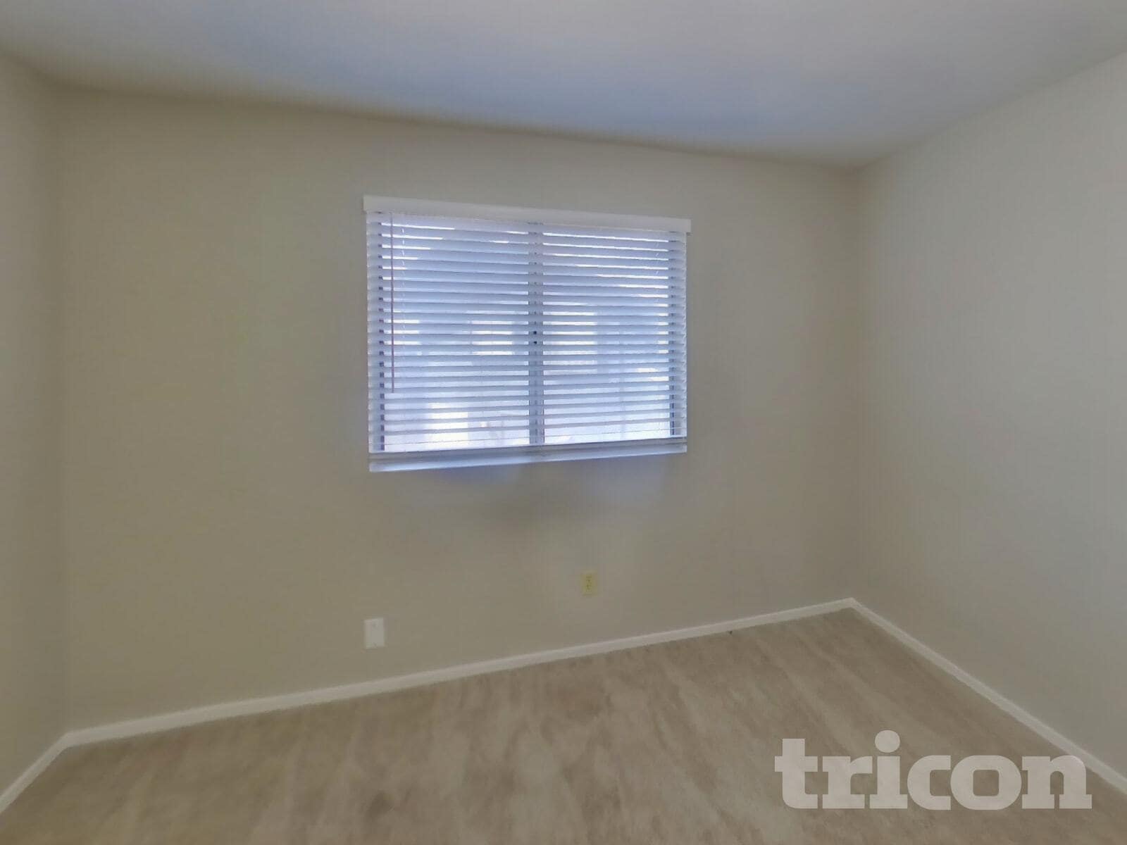 Building Photo - 8988 W Tuckey Ln