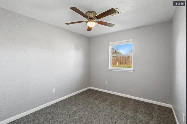 Building Photo - 4646 SE Caber Cir