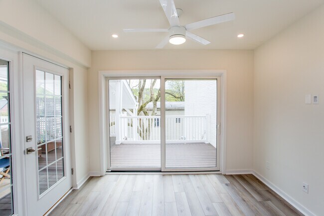 Building Photo - 41 Bridge St