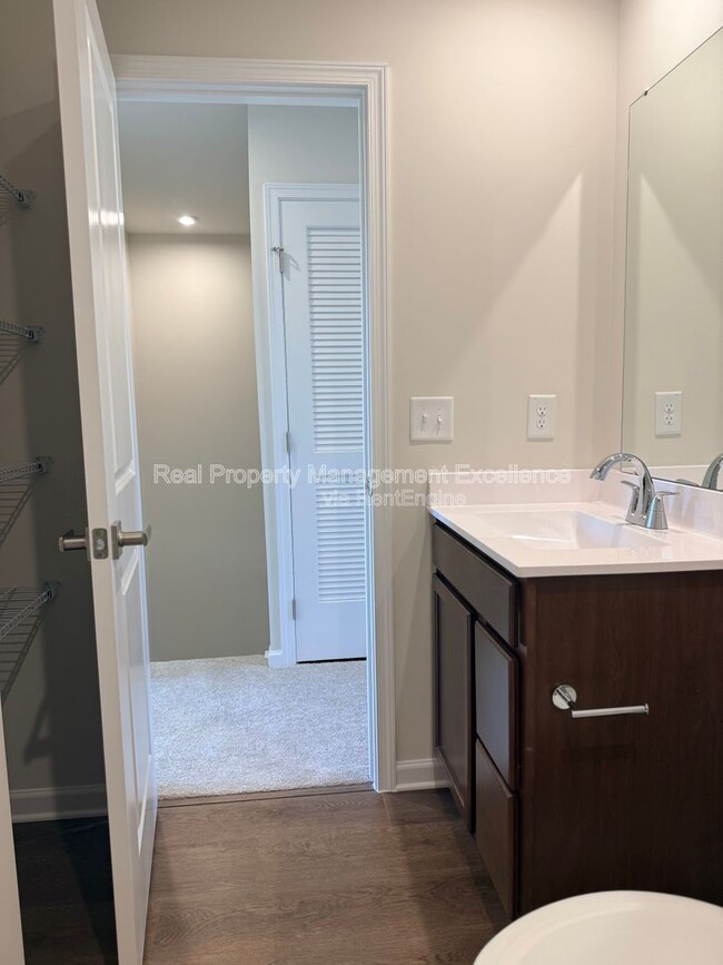 Building Photo - 372 Grand Silo Rd