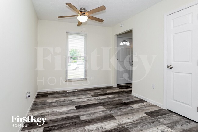 Building Photo - 1605 Rock Creek Dr