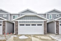 Building Photo - 211 NW Greenwood Pl