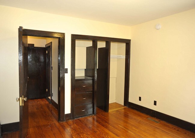 Building Photo - 1213 Lake Michigan Dr NW