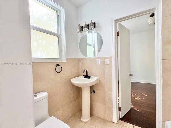 Building Photo - 1027 Euclid Ave