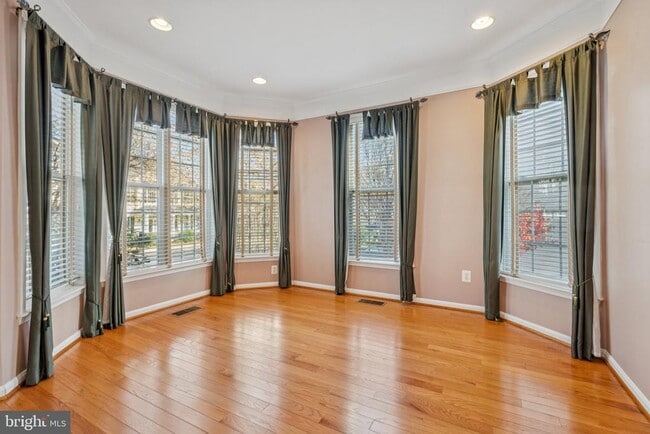 Building Photo - 21590 Merion St