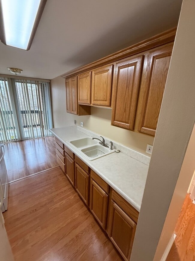 Building Photo - 5500 Hillcrest Ln