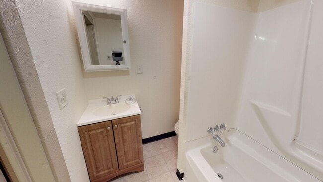 Building Photo - 464 Poplar St