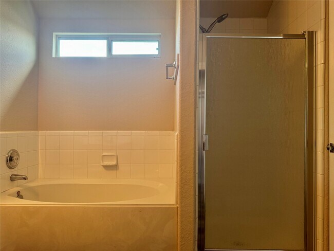 Building Photo - 4015 Redwood Arbor Ln