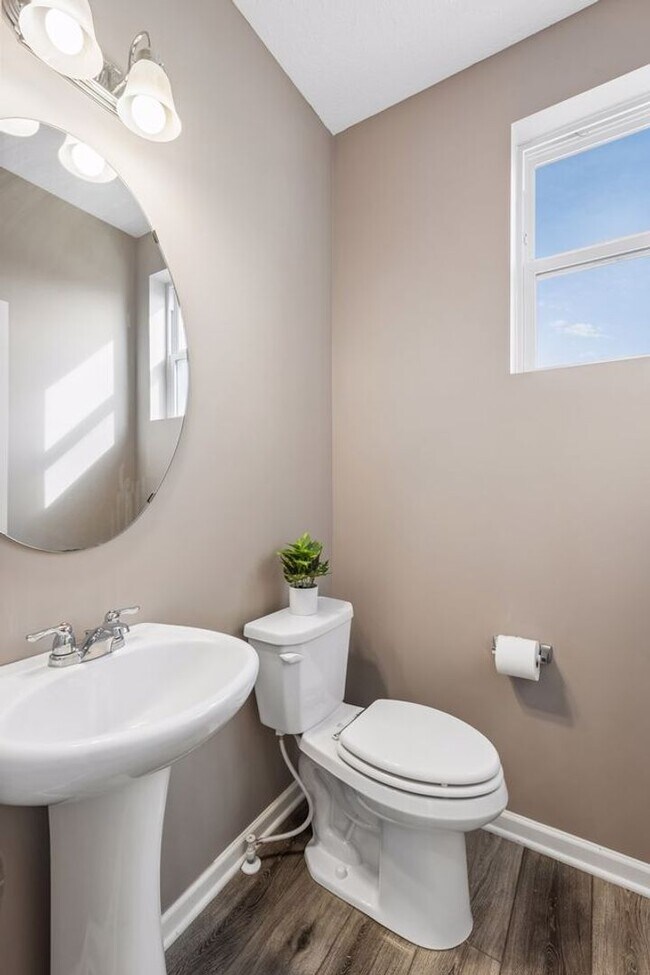Building Photo - Spacious 3bed 3bath Townhome in Chaska!
