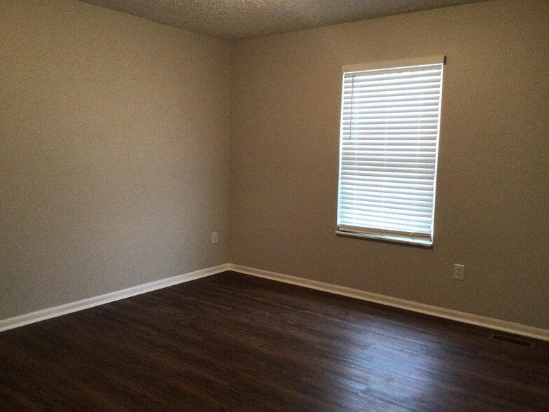 Building Photo - 513 Allis Pl W