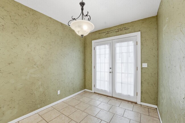 Building Photo - 17219 Kettle Creek Dr