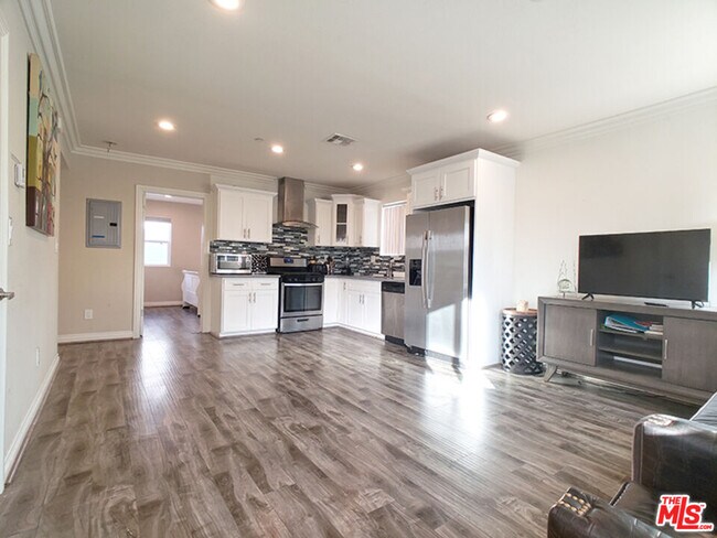 Building Photo - 963 Wilton Pl