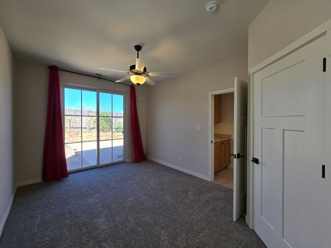 Building Photo - 3161 Viale Tresana Ct