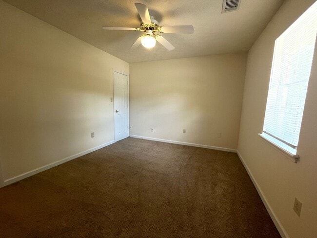 Building Photo - PRE-LEASING FOR AUGUST 7TH, 2026!