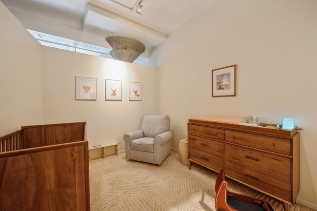 Building Photo - 130 S Canal St