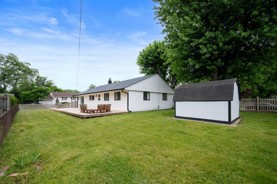 Building Photo - 3864 Esquire Ct