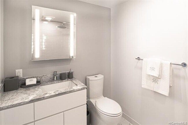 Building Photo - Luxury Studio. Furnished.  Kakaako.