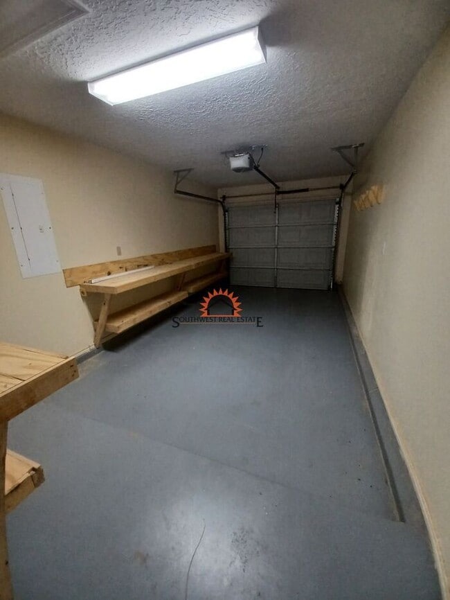 Building Photo - Cozy 2 bedrooms 2 bathroom duplex.