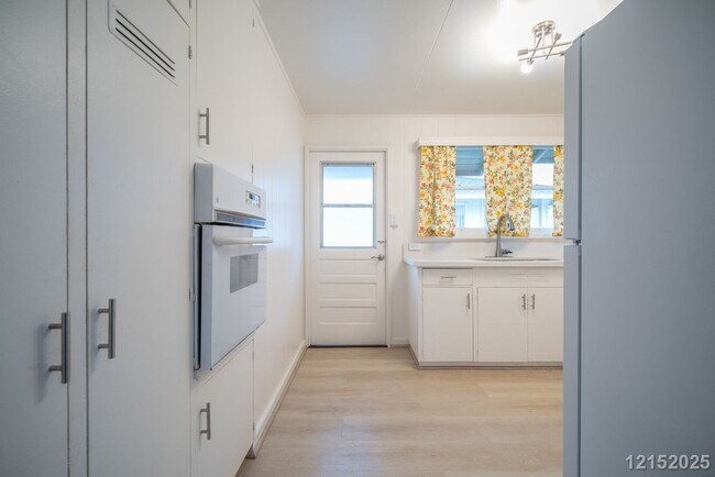 Building Photo - PEARL CITY — $3295 Kaleilani St | 3BR / 1 BA Single-Family Home