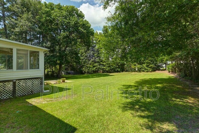 Building Photo - 212 Brookstone Way
