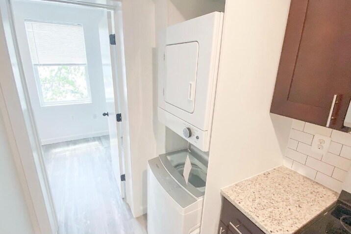 Building Photo - 4609 Quarles St NE