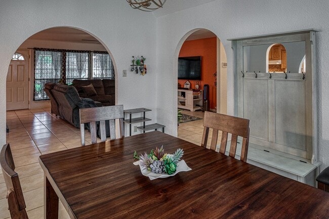 Building Photo - 227 Foster Cir