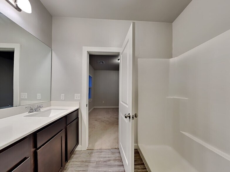 Building Photo - 14308 Peach Tree Dr