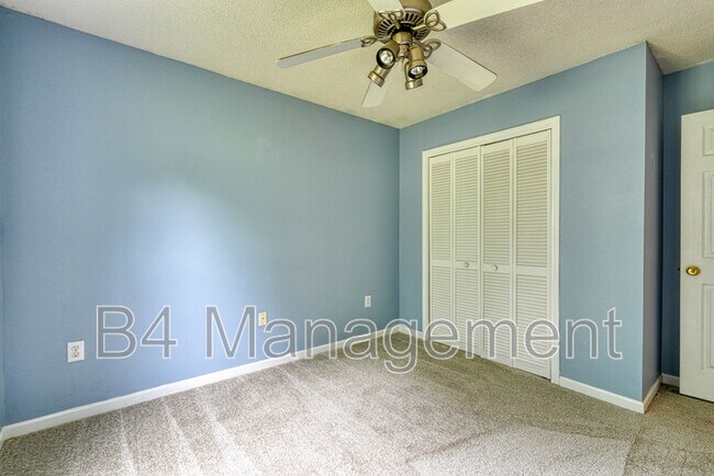 Building Photo - 208 Cotton Creek Dr