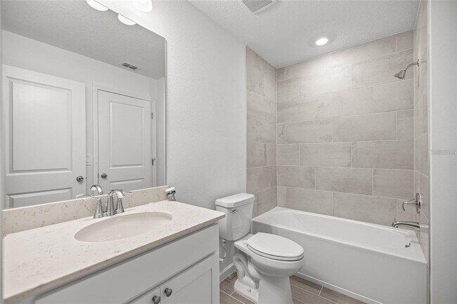 Building Photo - 3644 SE 37th Ct