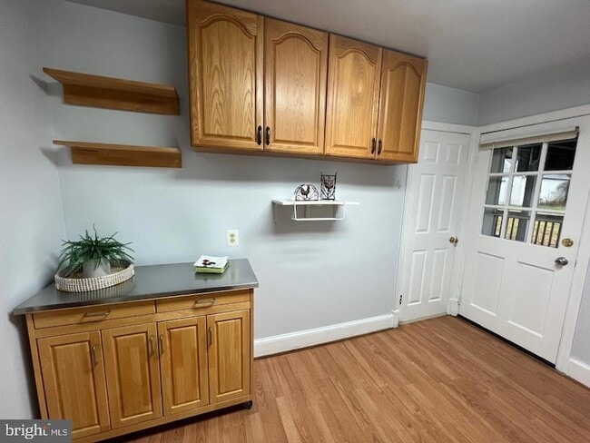 Building Photo - 3712 Lawrence Ave