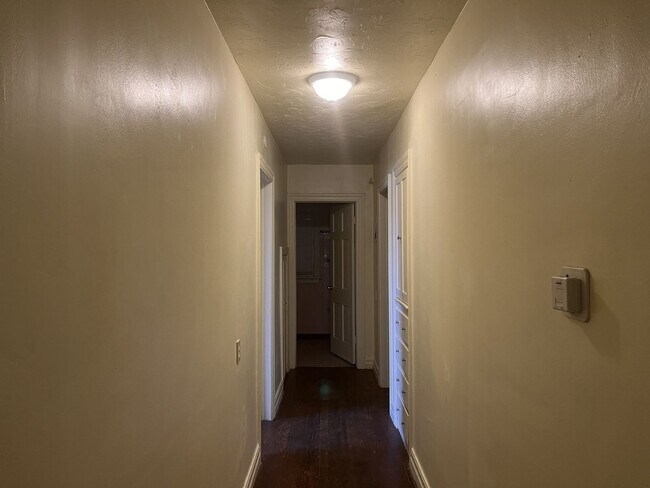 Building Photo - 2-Bedroom unit in Prime Oklahoma City Loca...
