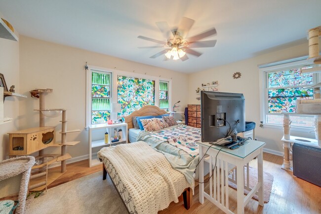 Building Photo - Charming 2-Bedroom Home with Bonus Space &...