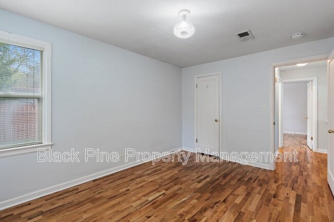 Building Photo - 4820 W.Franklin St.