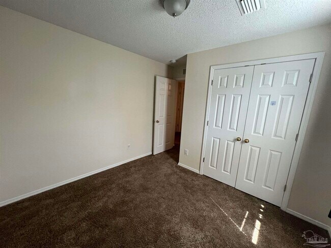 Building Photo - 8921 Camshire Cir