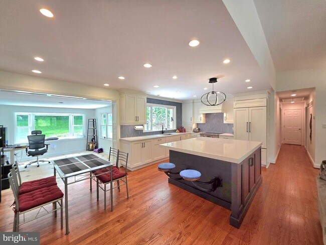 Building Photo - 8300 Beech Tree Rd