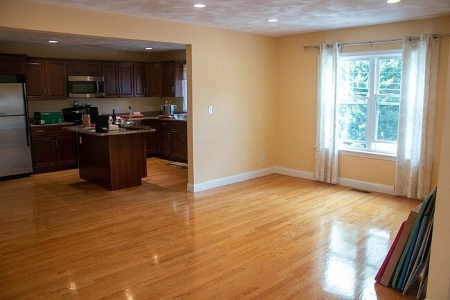 Building Photo - 4 Humphrey St