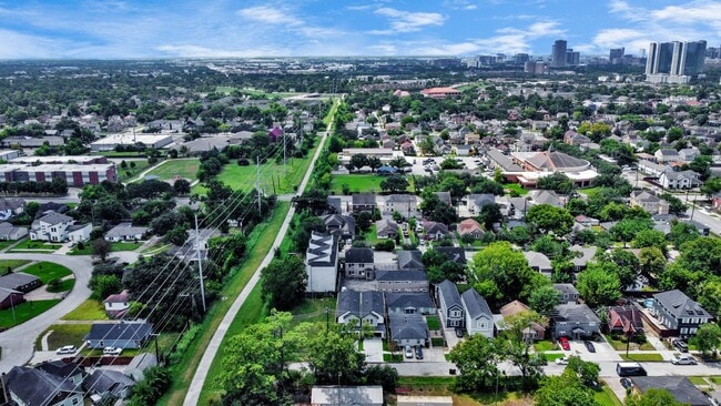 Building Photo - 3118 Wentworth St