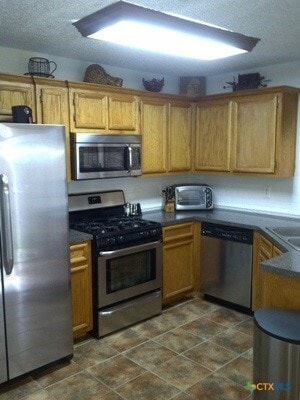 Building Photo - 3202 Green Valley Dr