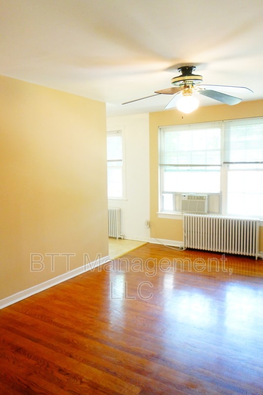 Building Photo - 8400 Greenwood Ave