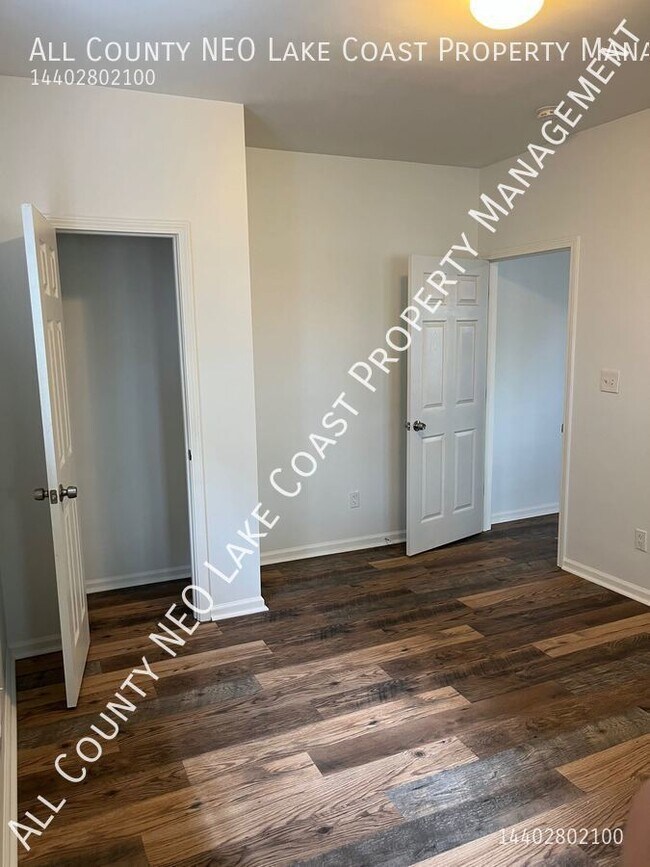 Building Photo - 2084 Dowd Ave