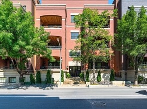 Building Photo - 1248 W Jackson Blvd