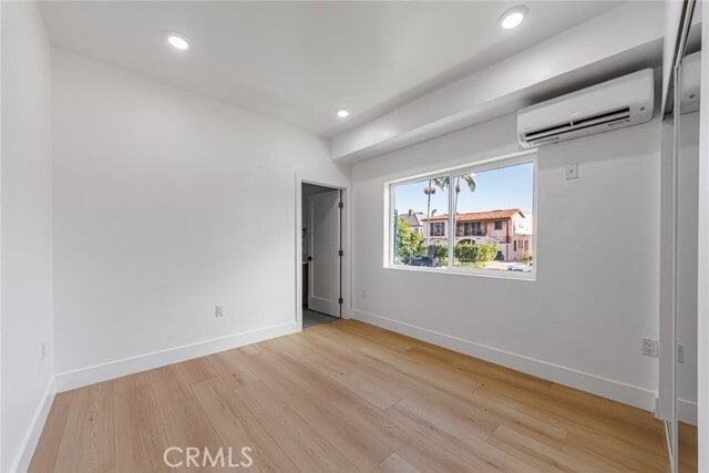 Building Photo - 1557 S Ogden Dr