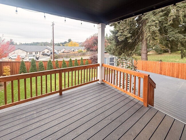 Building Photo - 5590 Mountain Quail Dr S