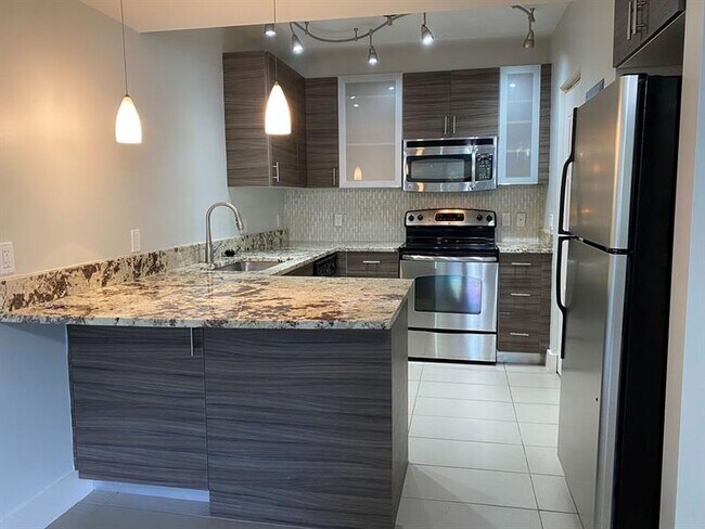 Building Photo - 64 Isle of Venice Dr